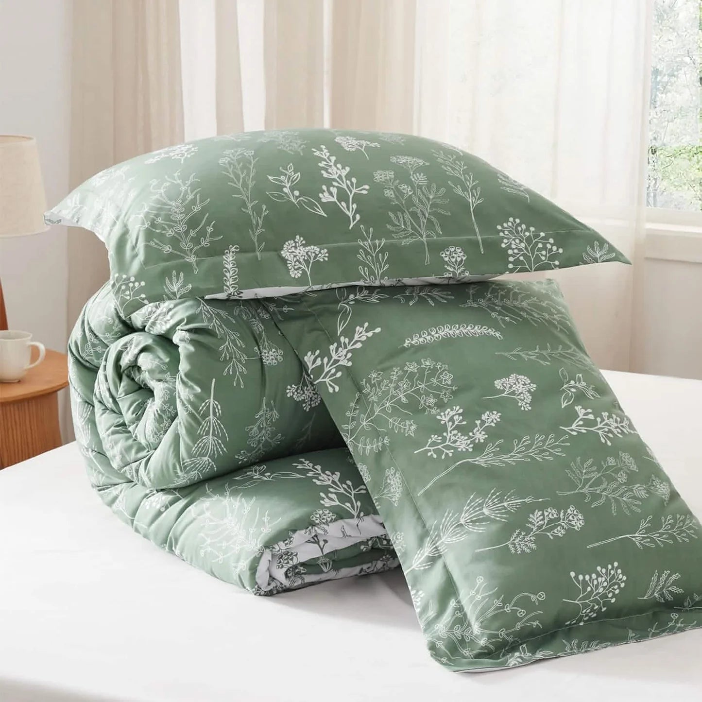 Bedding - Queen Size Bedsure Botanical Flowers Reversible 3 Piece Set - WF9.25.25