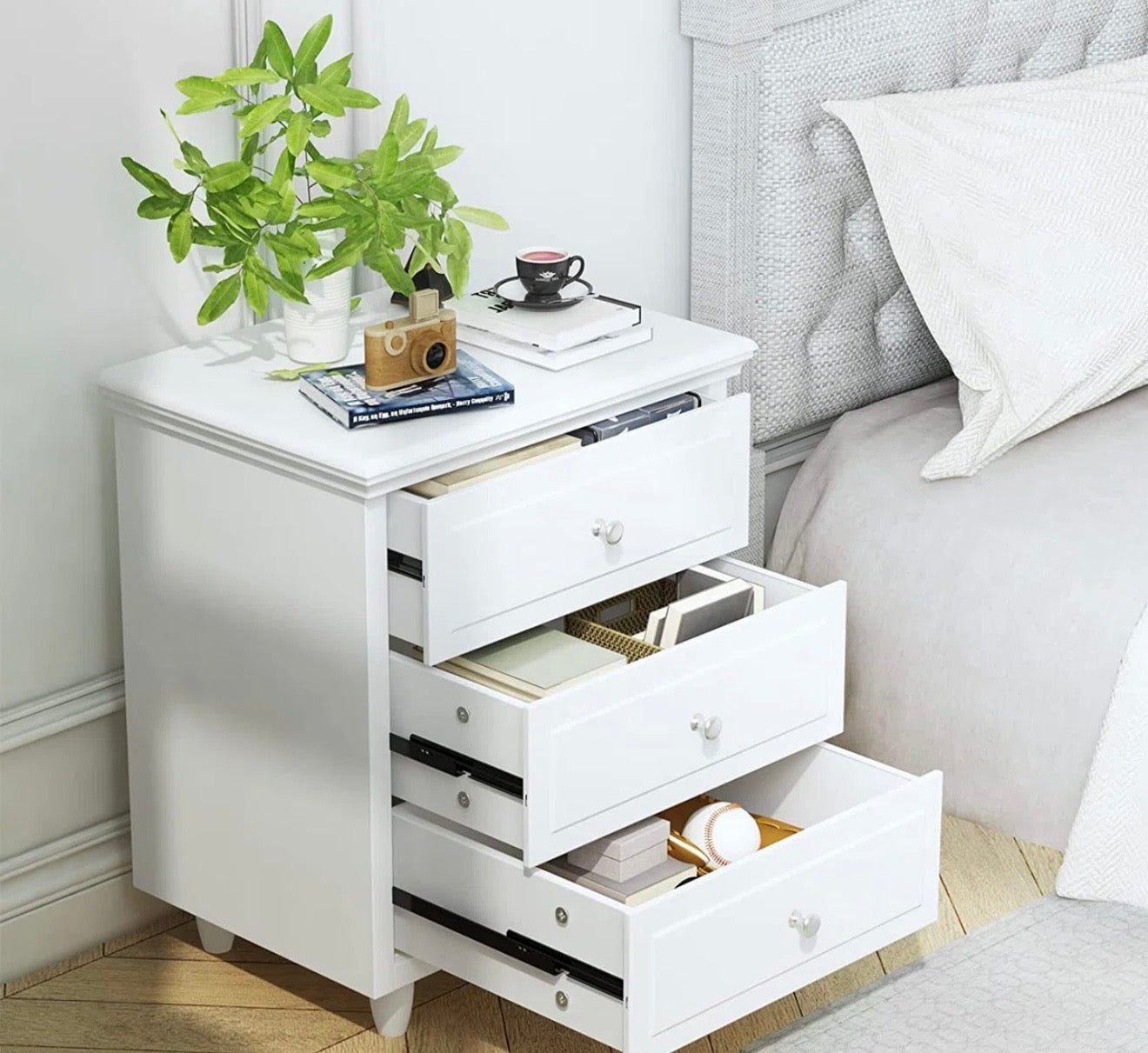 End Table/Nightstand - Red Barrel Studio White Nightstand 21.6W
