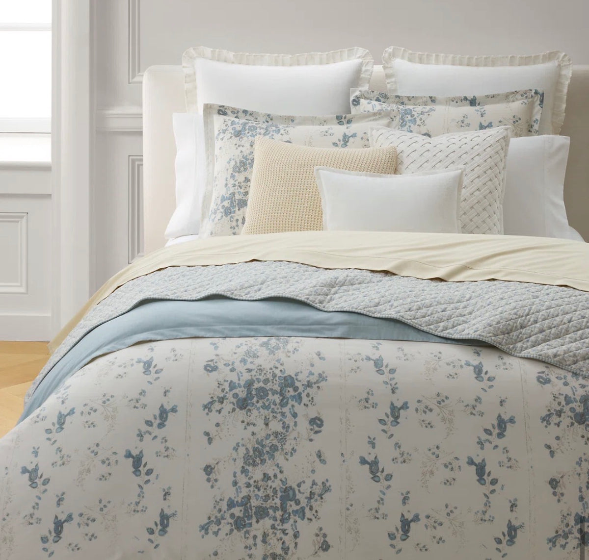 Bedding - Queen Size Beatrix Duvet Cover Set