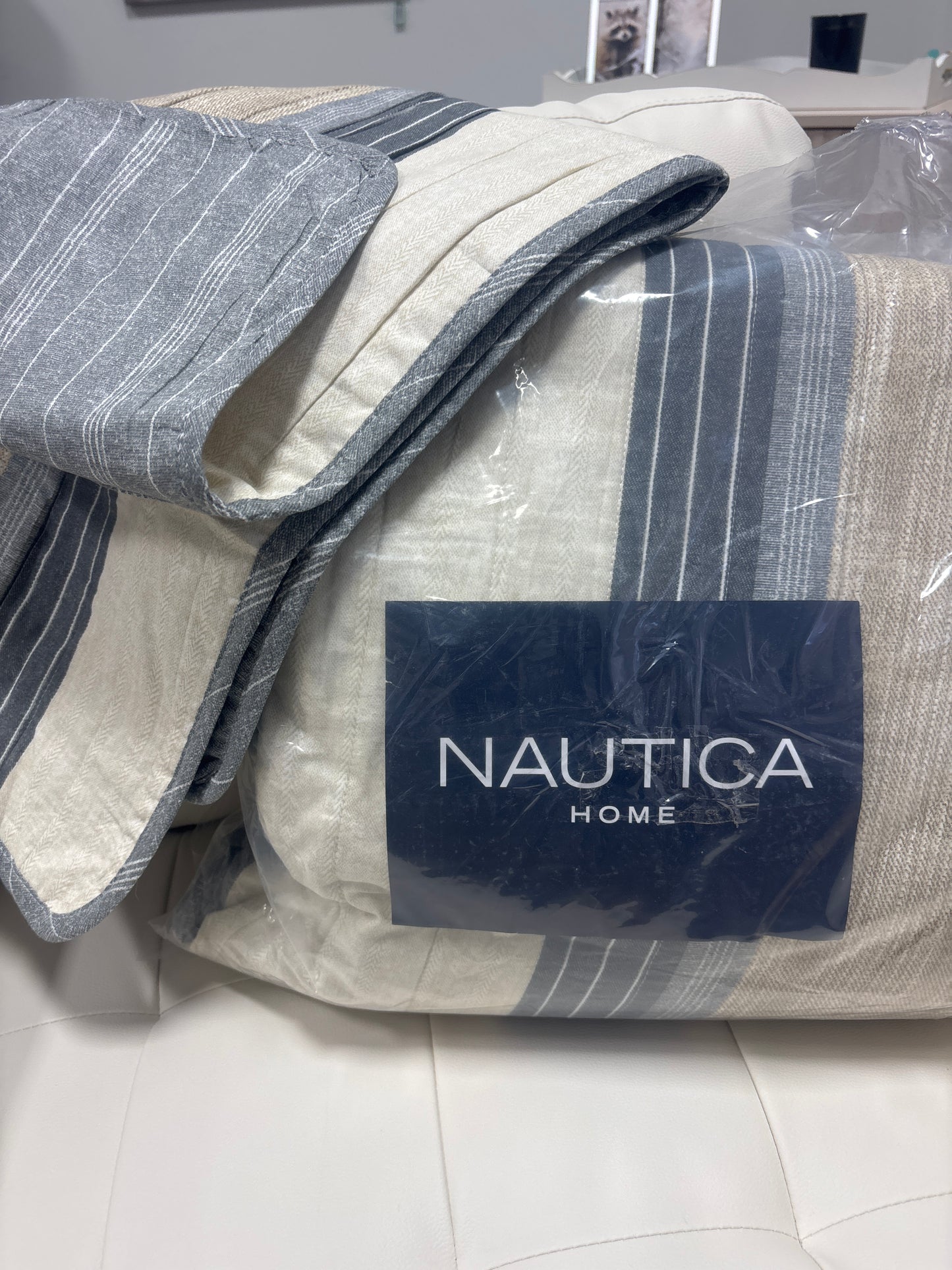 Bedding - King Size Nautica Ridgeport Beige/Grey Quilt & 2 King Shams