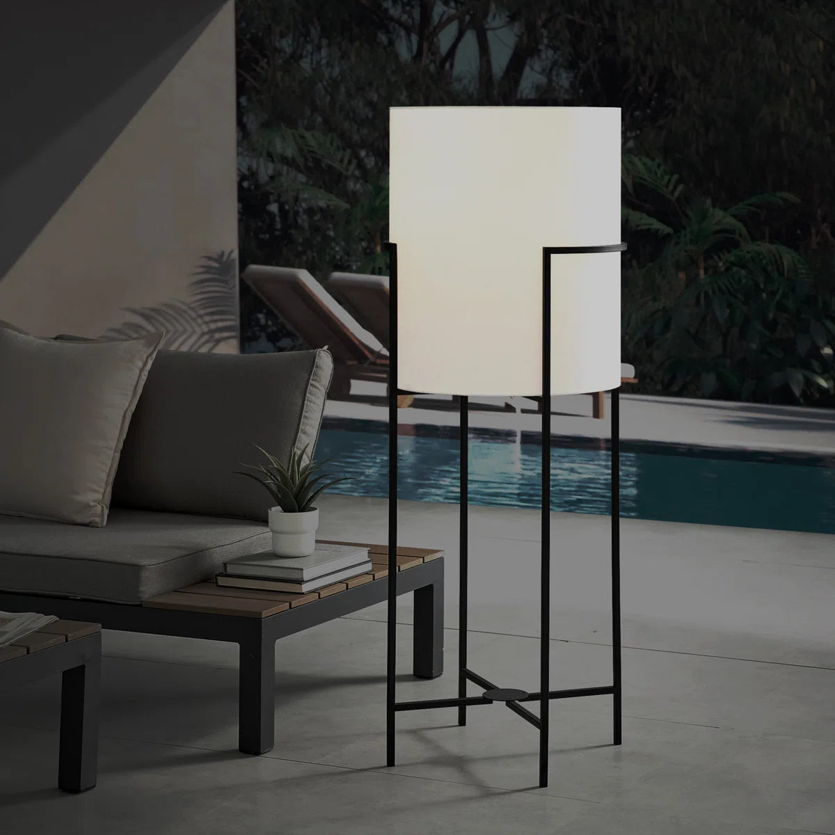 Home Decor - Garridan 49.5'' Battery Powered Integrated LED Indoor/Outdoor Floor Lamp - WF9.25.25