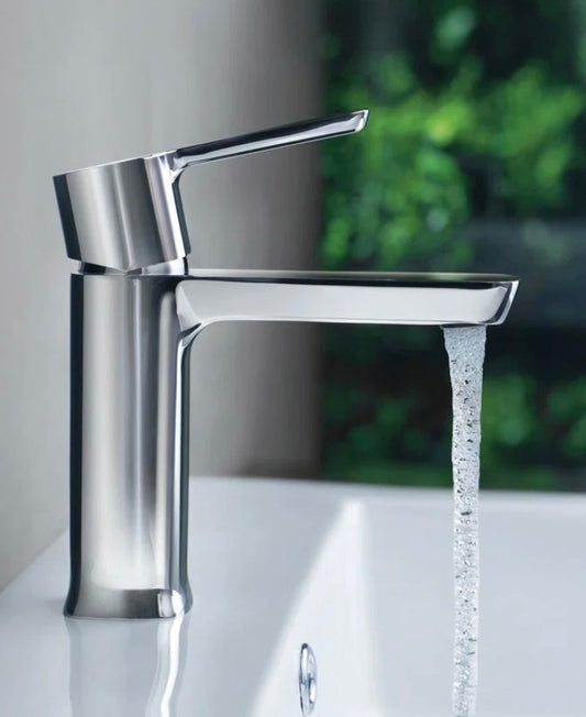 Faucet - Chrome Modern Single Hole Bathroom Faucet with Drain Assembly, Single Handle Bathroom Sink Faucet - WF11.7.25