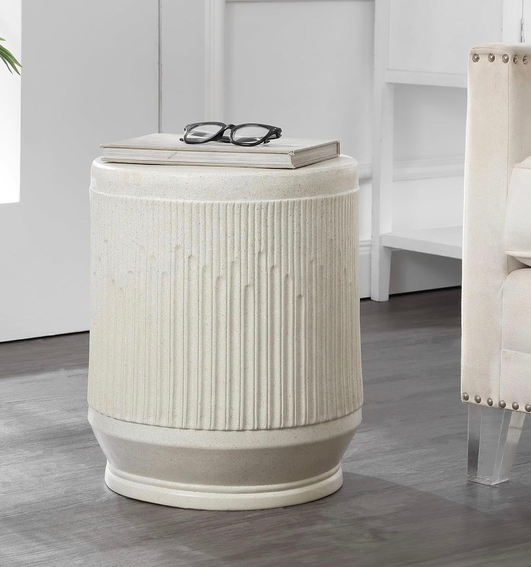 Side Table - JONATHAN Y Kline Ribbed Resin Modern Outdoor Accent Table, 17.5" H All-Weather Cream Terrazzo Patio Drum Side Table and Garden Stool