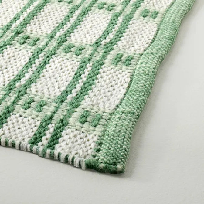 Rug - 5’x7’ Hearth & Hand with Magnolia Indoor & Outdoor Handmade Accent Rug, 30 x 50 in - Green & Natural