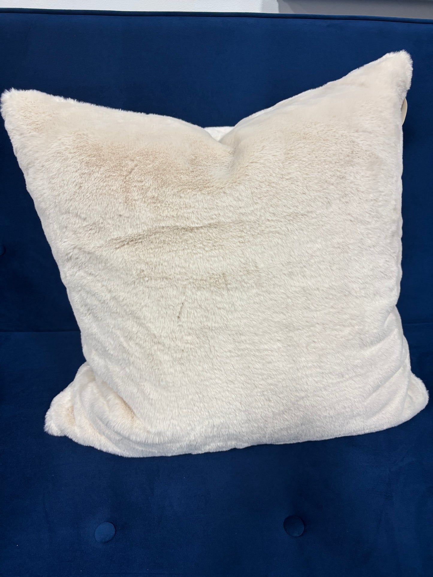 Home Goods - Pillow Oversized 24x24” Faux Fur Pillow - BT10.31.25