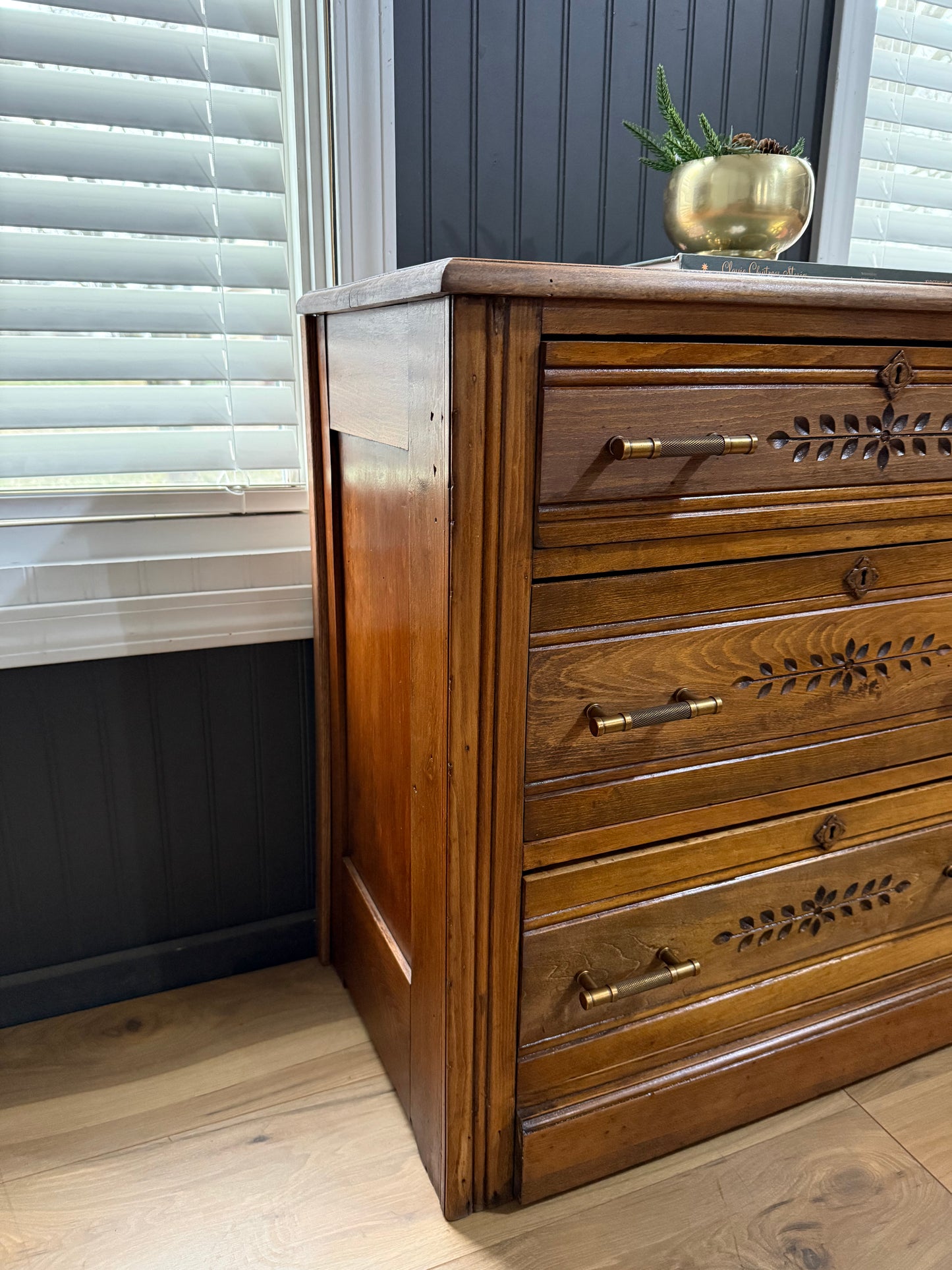 Vintage Washstand - McFair Furniture