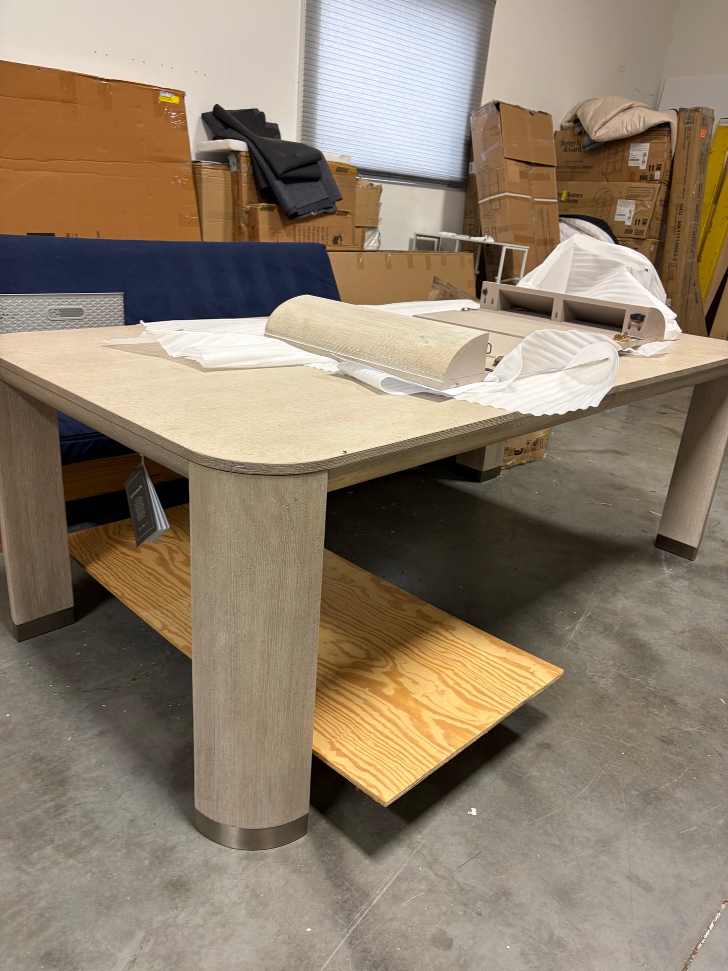 Dining Table - Hooker Furniture Modern Mood Leg Dining Table with 24" Leaf in Diamond