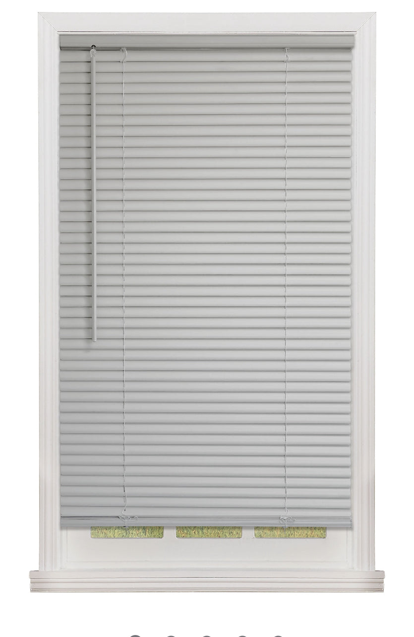 Blind - 34" W x 64" L Mainstays 1 in. Cordless, Room Darkening Vinyl Blind, Gray - WM11.25.25