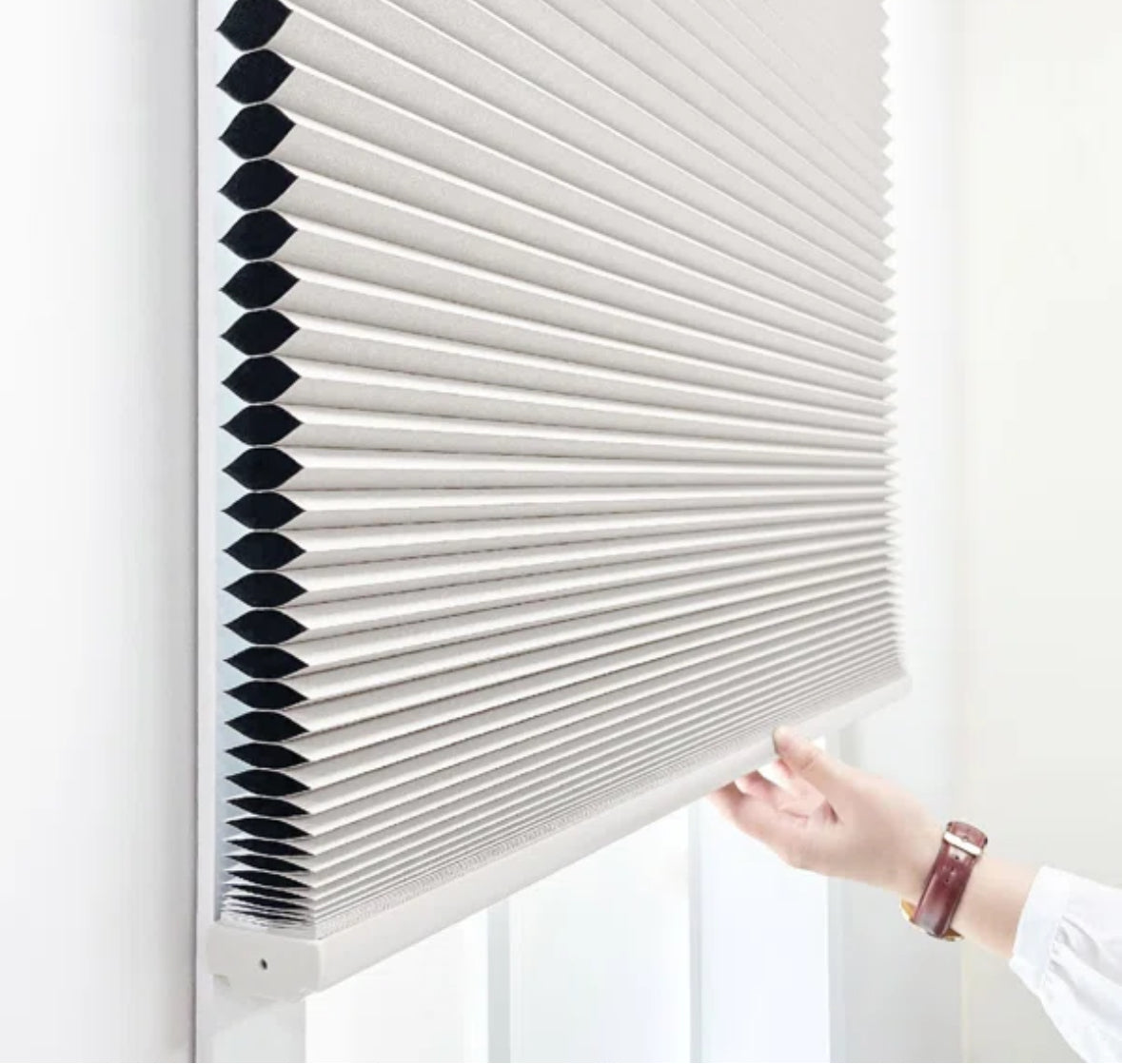 Blind - 48" W x 84" L White EcoHome 1.5 inch Cordless Blackout Cellular Shade - WF12.4.25