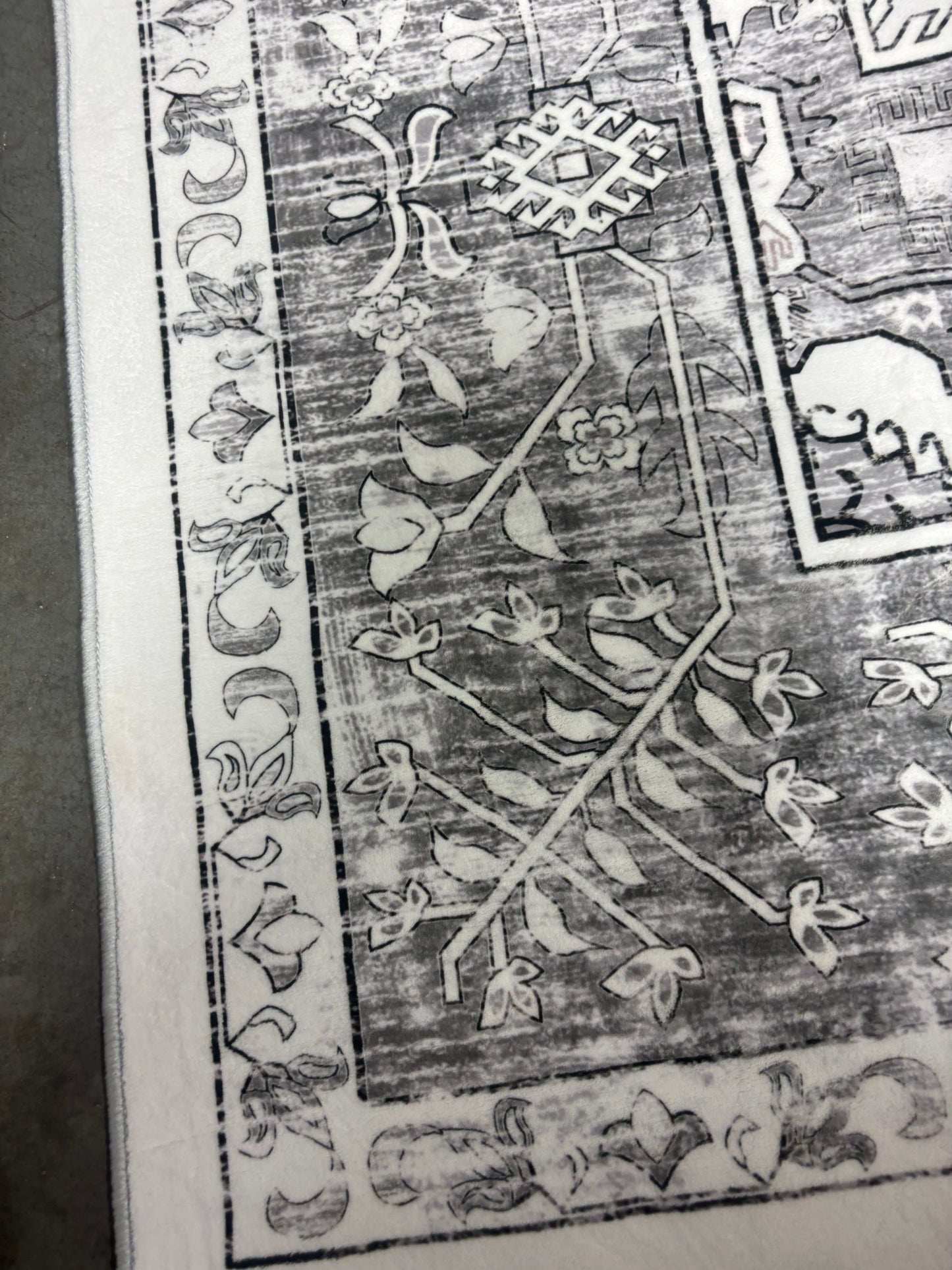 Rug - 5’ x 6’10” Washable Black, White, Gray - WF1.3.26