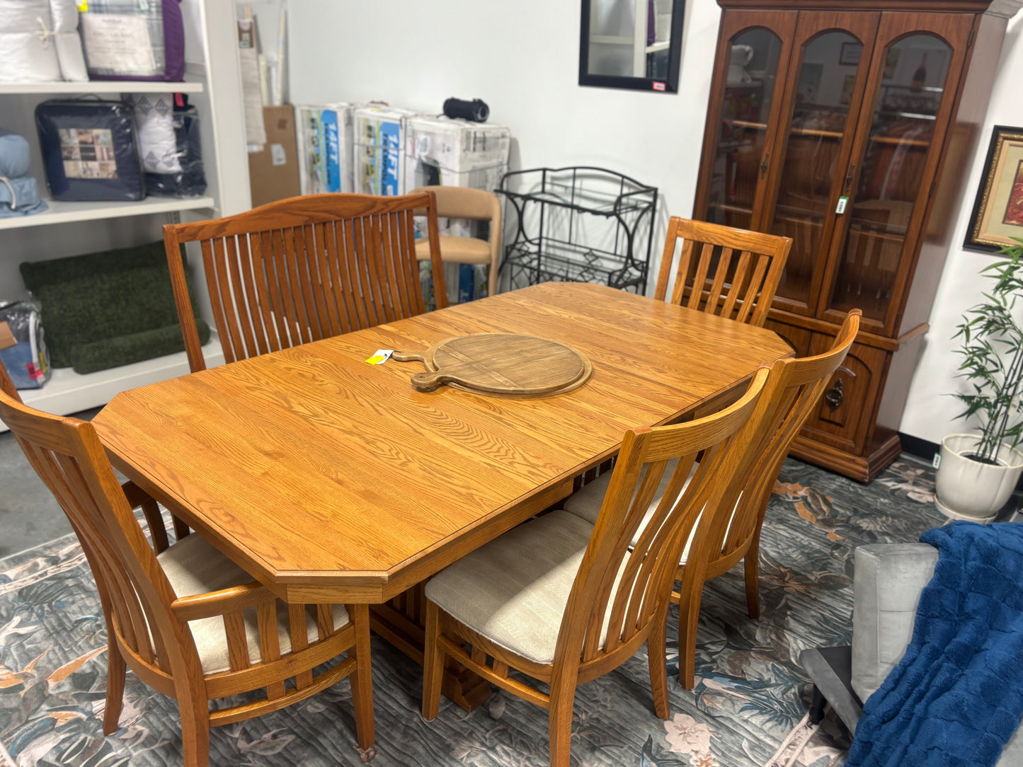 Dining Set - Solid Oak Amish Built 6 Piece set with 4 Leaves - HM