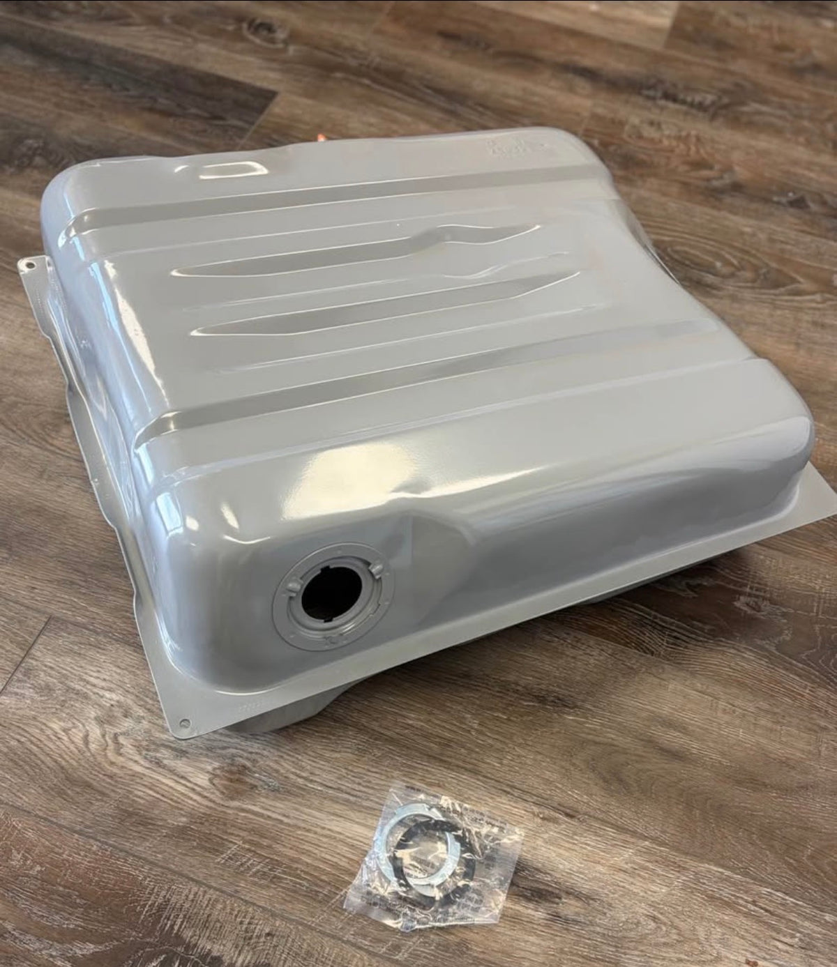 Gas Tank - Spectra Premium Fuel Tank, model CR8A