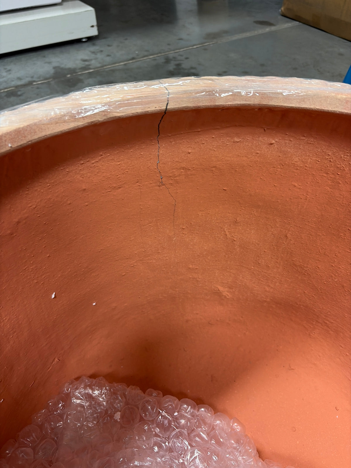 Planter - Lucca Large Planter Pot Terracotta (See all photos, has a crack at the top)