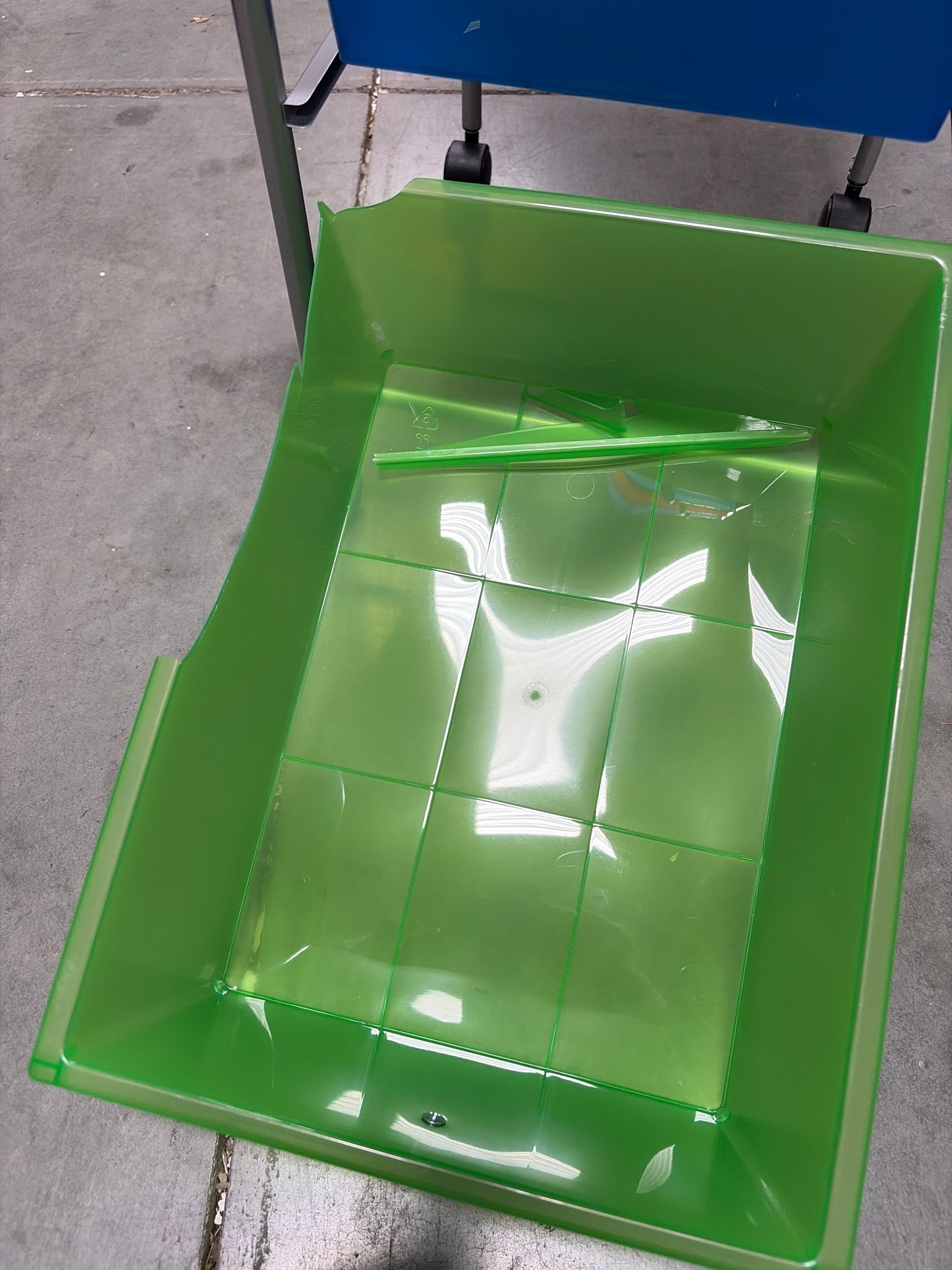 Organization - Mind Reader Rolling Cart with Drawers, 12.75"L x 15.25"W x 30"H (some damage see all photos)