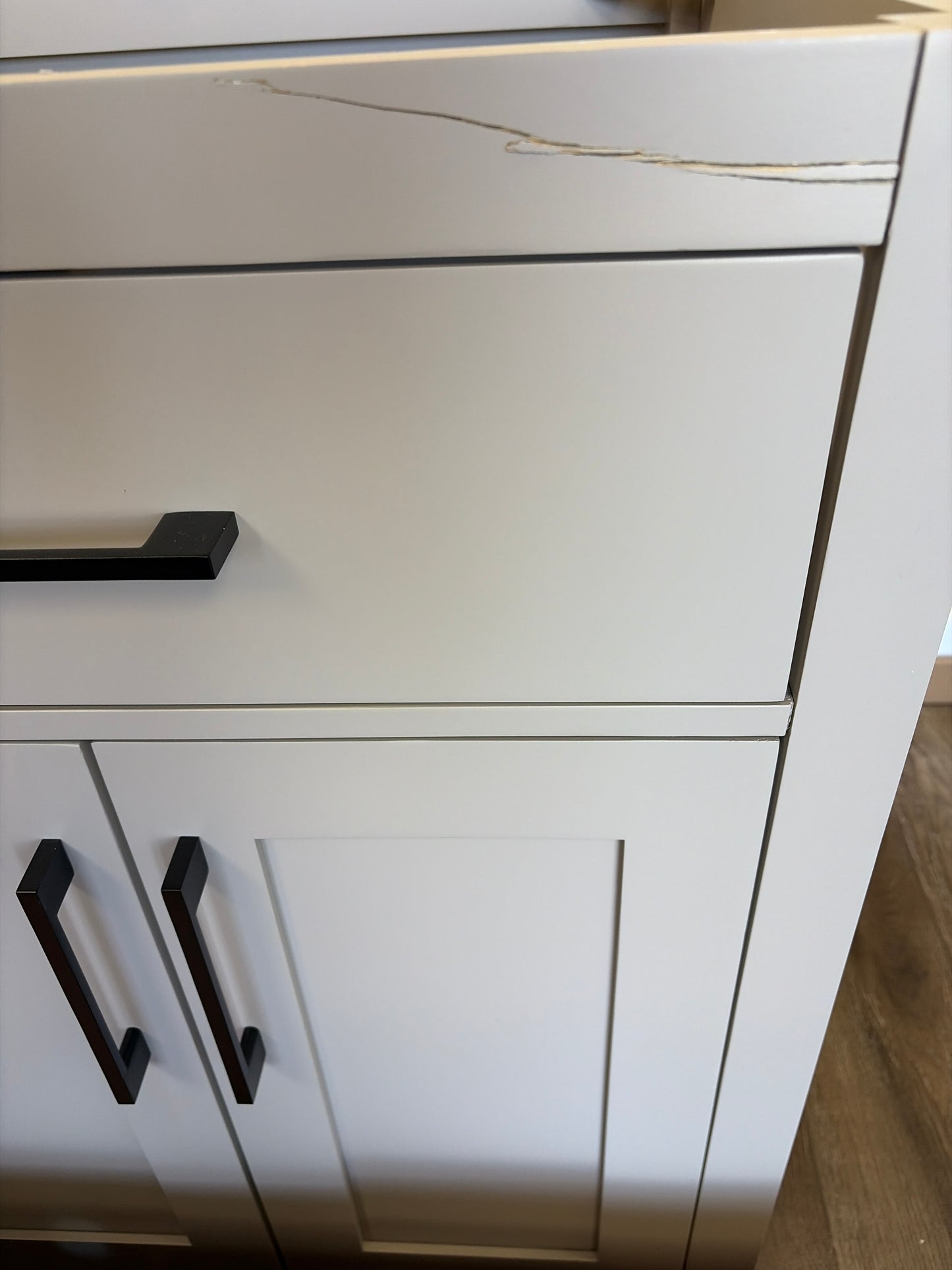 Bathroom Vanity - Thornaby 60'' Solid Wood Double Bathroom Vanity with 1.5'' Quartz Top, Oval Sinks (some cosmetic damage please see all photos)